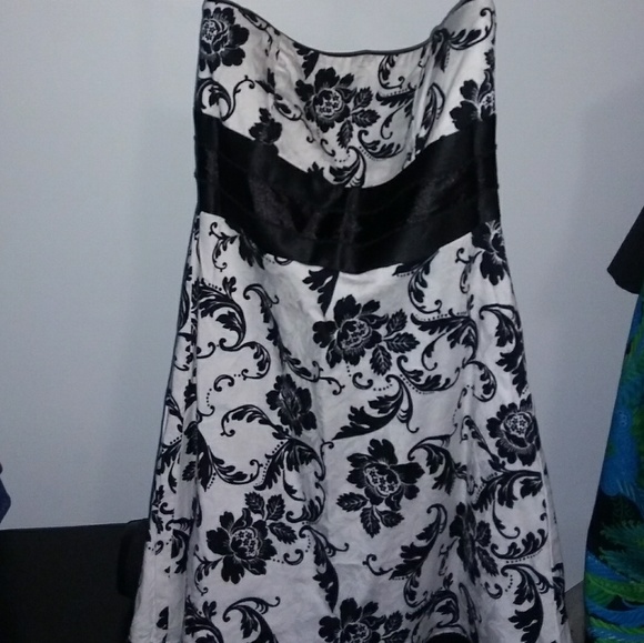 EUC STRAPLESS WHBM DRESS SZ 2 - Picture 2 of 6